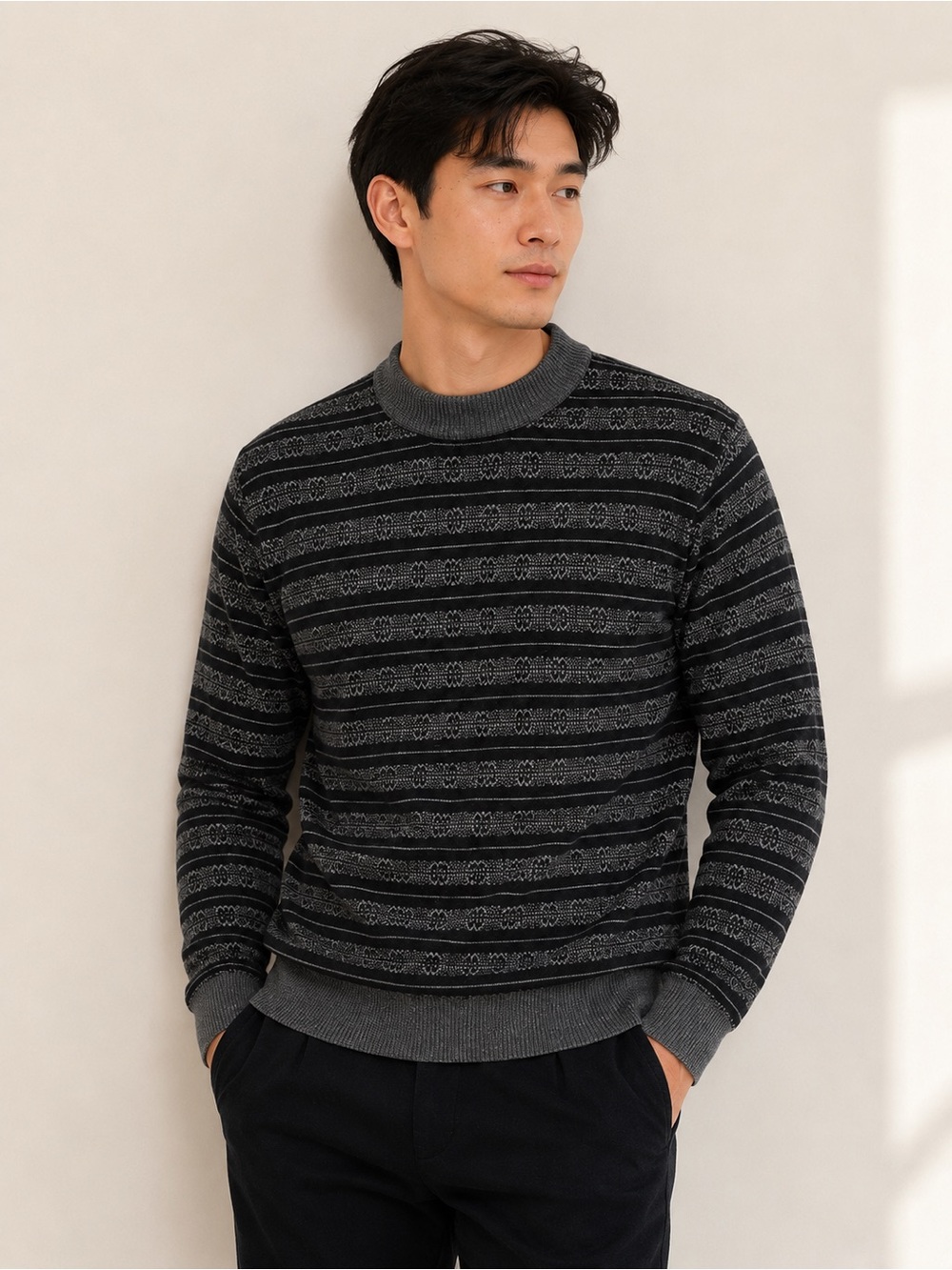 Men’s Cashmere Blend Sweater – Size S/M